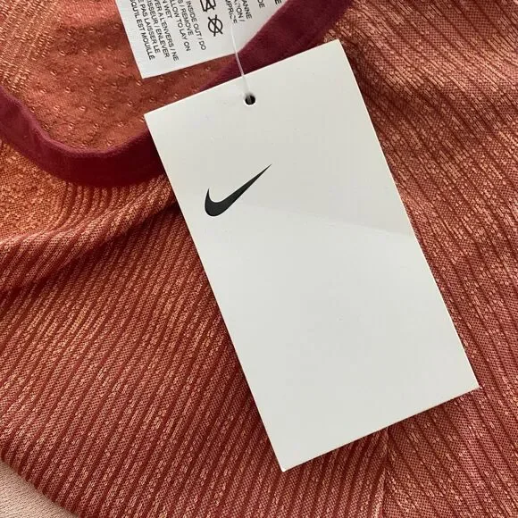 NWT Nike Tech Pack Knit Training Crop Top Women's Size XL Red Crew Neck Running - Picture 6 of 7
